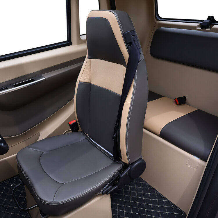 L'intérieur de la voiture sans permis ARK Zero