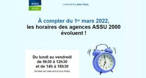 Un réveil qui sonne avec les horaires des agences ASSU 2000